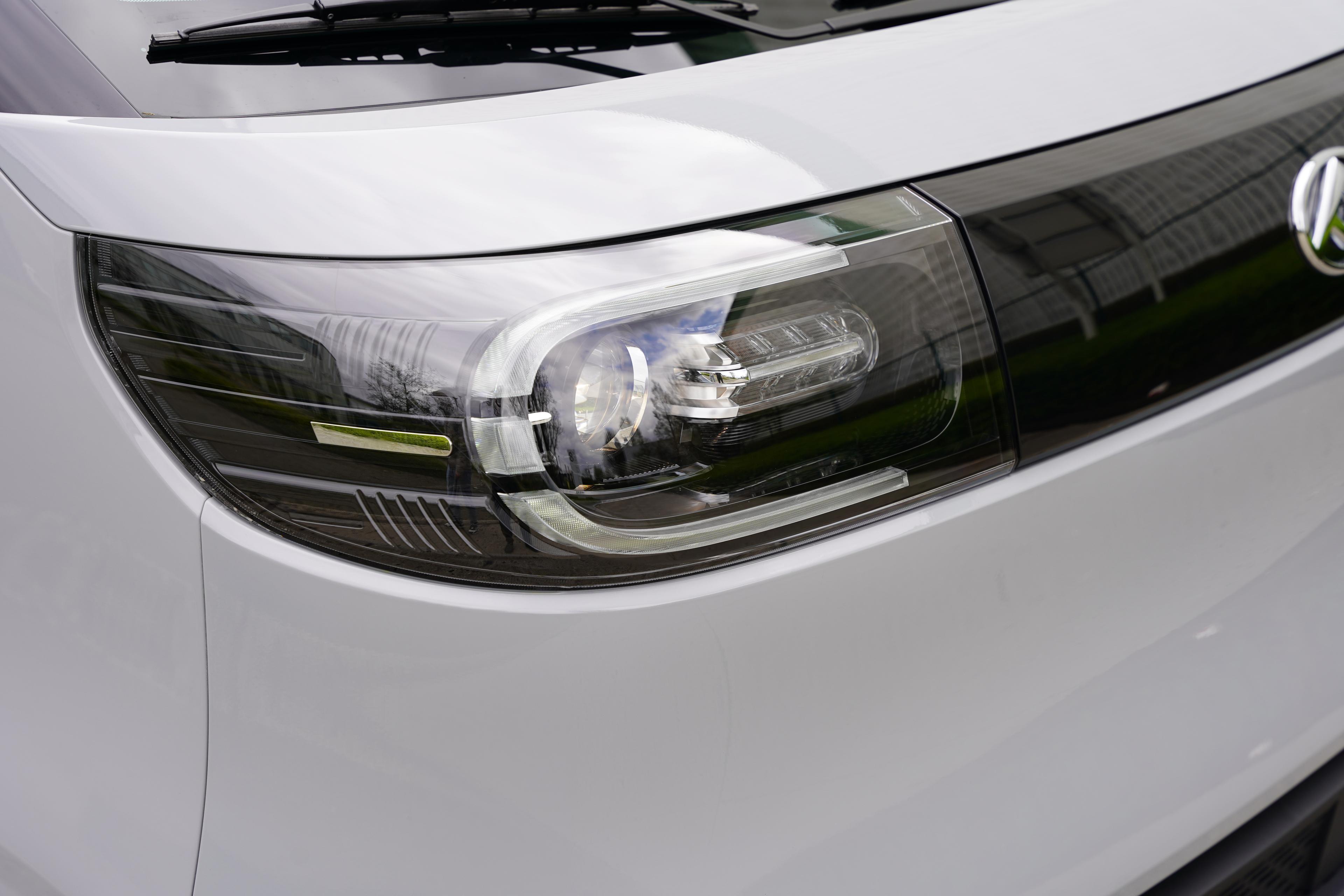 maxus-eDeliver5-exterior-detail-front light